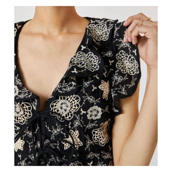 NWOT Anthropologie Embroidered Ruffle Crop Tie Top in Black & White Size XS - Picture 4 of 14